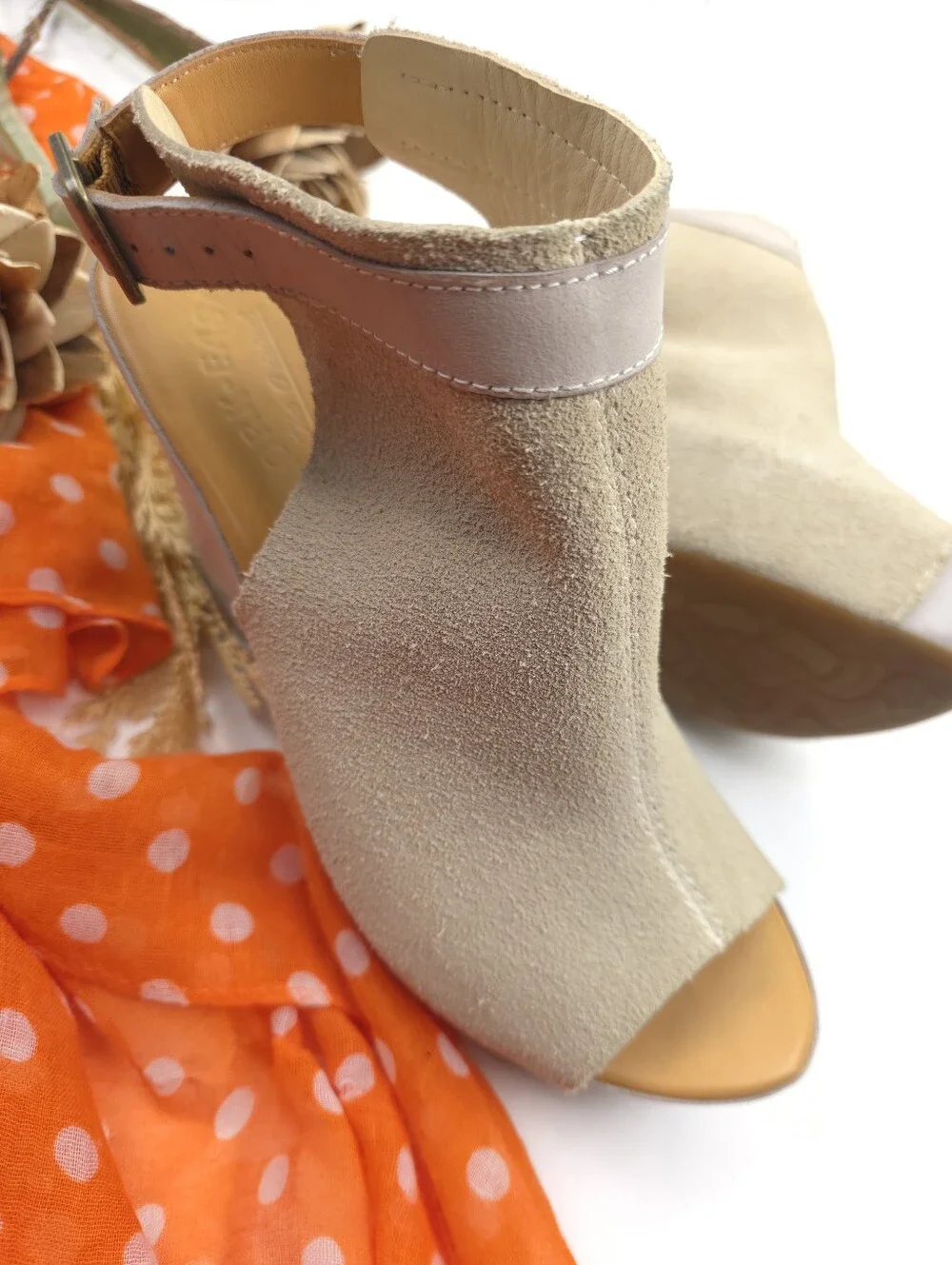 Kork Ease Beige Suede Peep-Toe Platform Wedge Sandals Sz 7